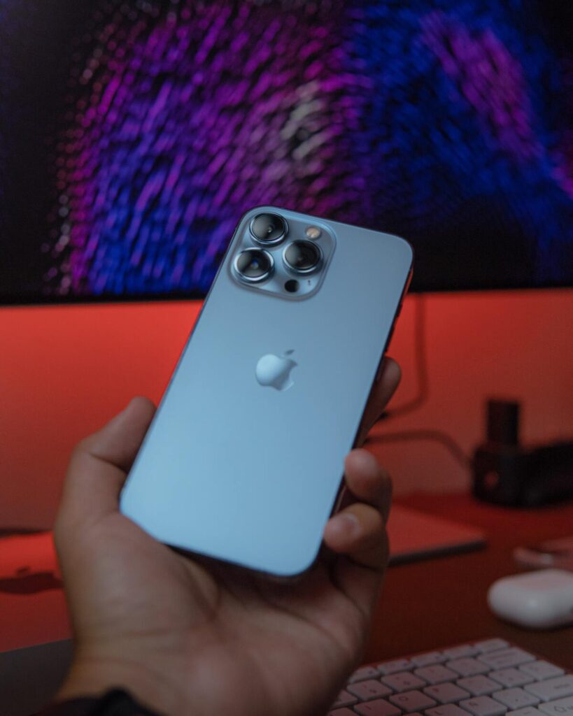 2.1_Apple_iPhone 14