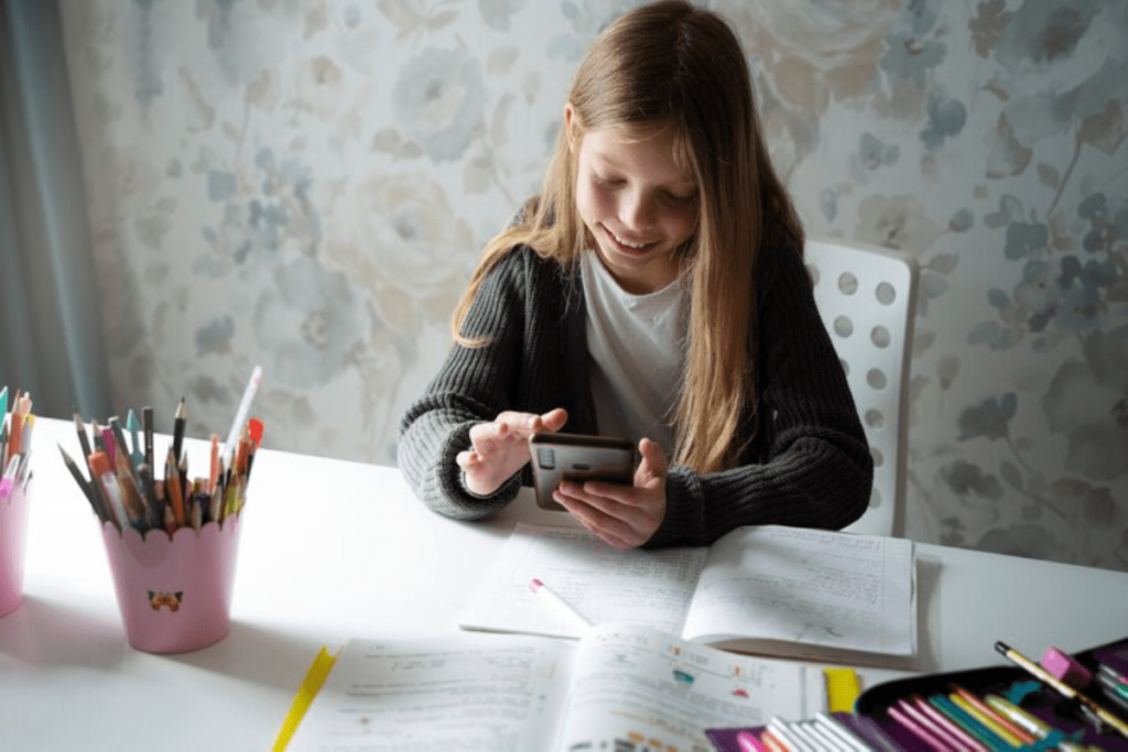 Dependenta de telefon la copii si adolescenti - 3