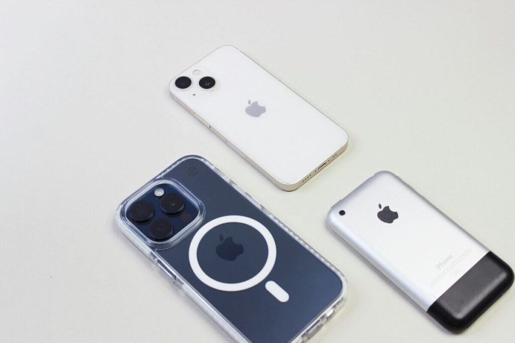 1. iPhone 15 vs 15 Pro - despre lansare și principalele noutăți aduse de iPhone 15