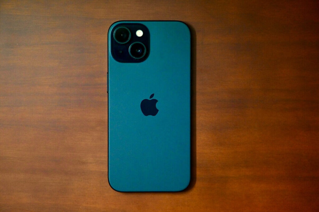 3. iPhone 15 vs 15 Pro vs 15 Pro Max. iPhone 15 Pro vs 15 Pro Max - ce ofera in plus iPhone 15 Pro Max