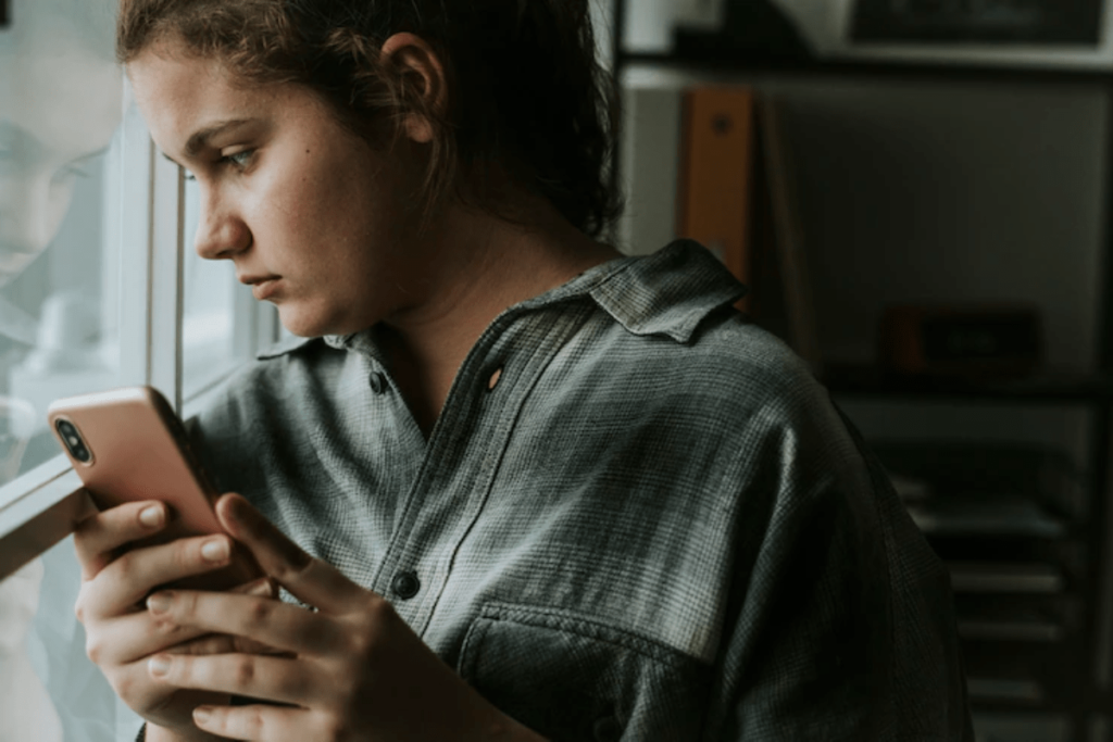 Dependenta de telefon – cauze si efecte - 2